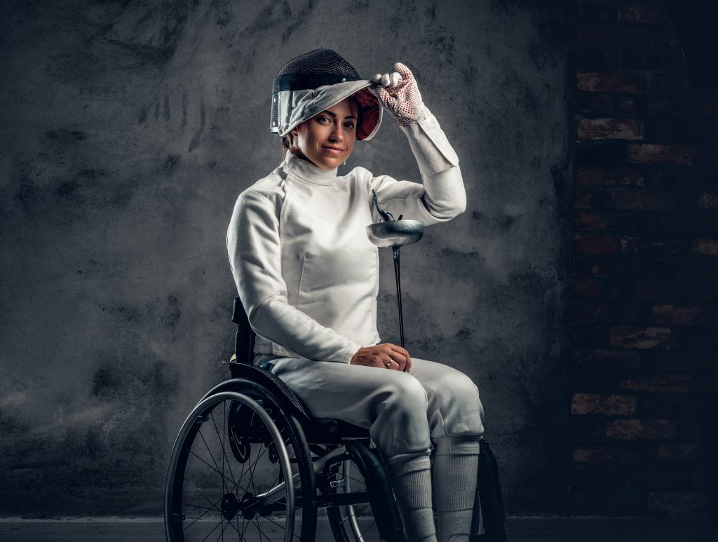 Athlète d'escrime fauteuil roulant.